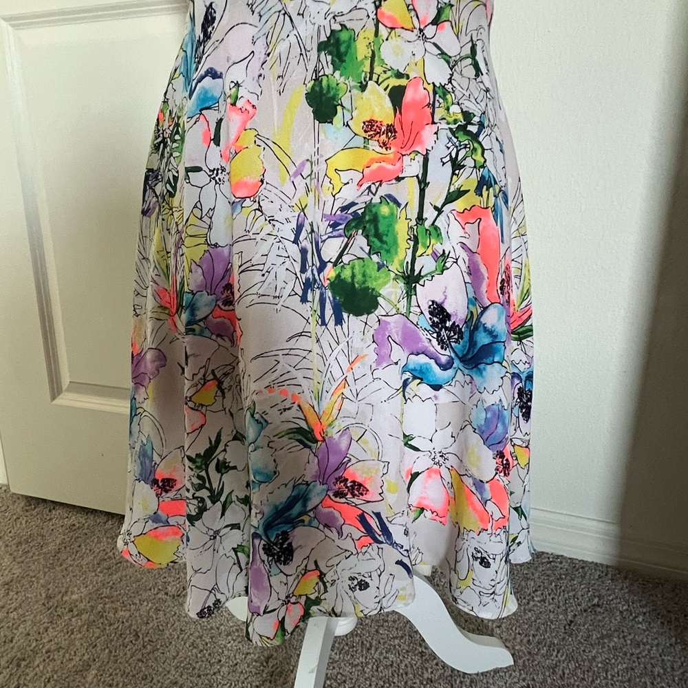 EUC Express Bright Floral Mini Dress - 6 - Picture 3 of 9
